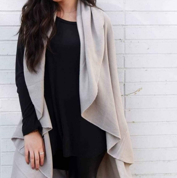 Shawl collar sweater vest - Picture 4 of 7